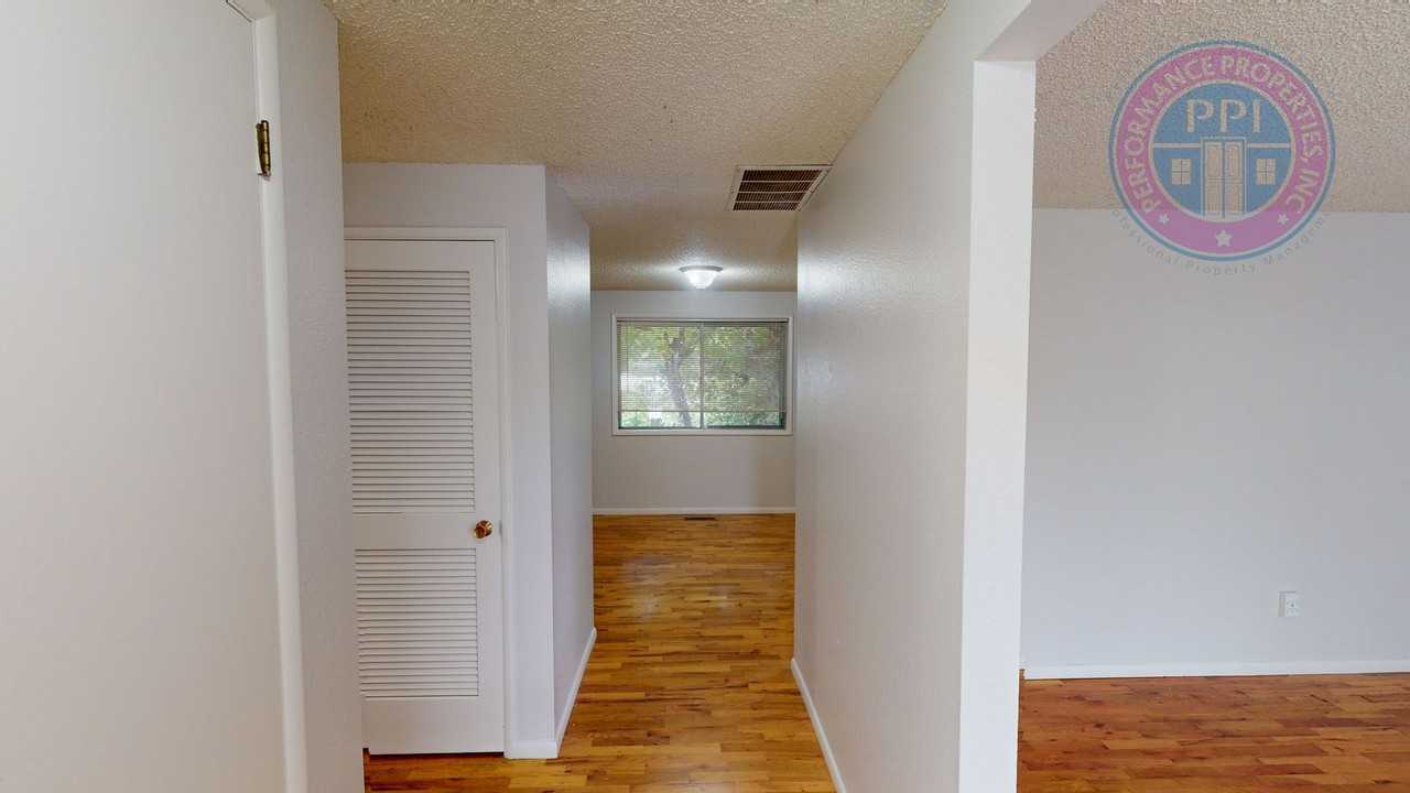 17175 Greentree Ave - Photo 2 of 26