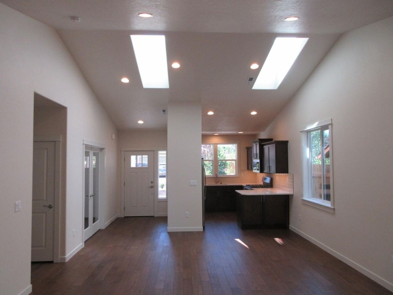 2856 Ne Huettl Ln - Photo 4 of 21