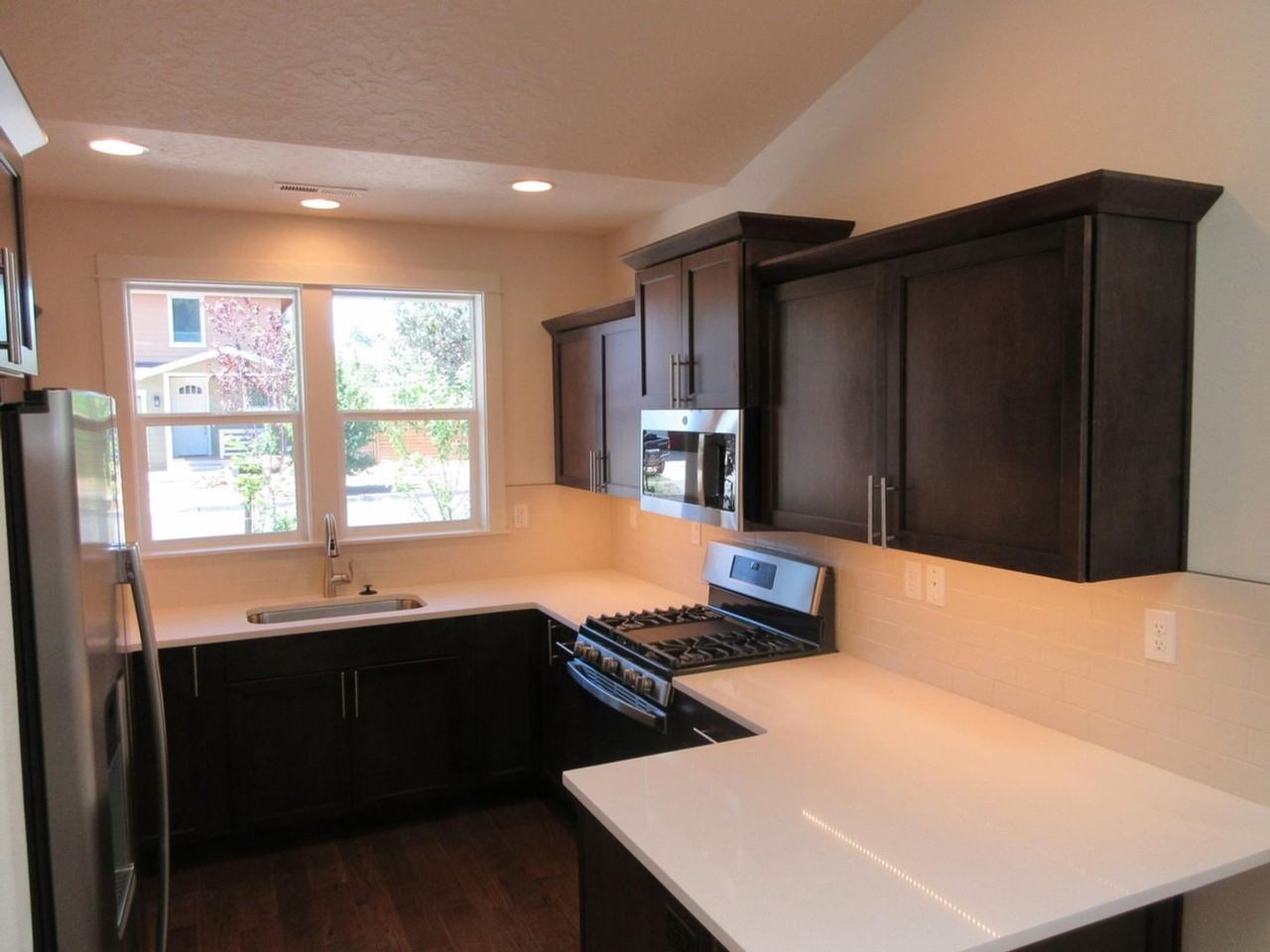 2856 Ne Huettl Ln - Photo 5 of 21