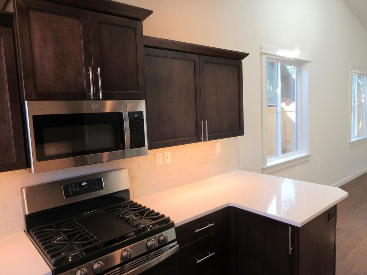 2856 Ne Huettl Ln - Photo 6 of 21