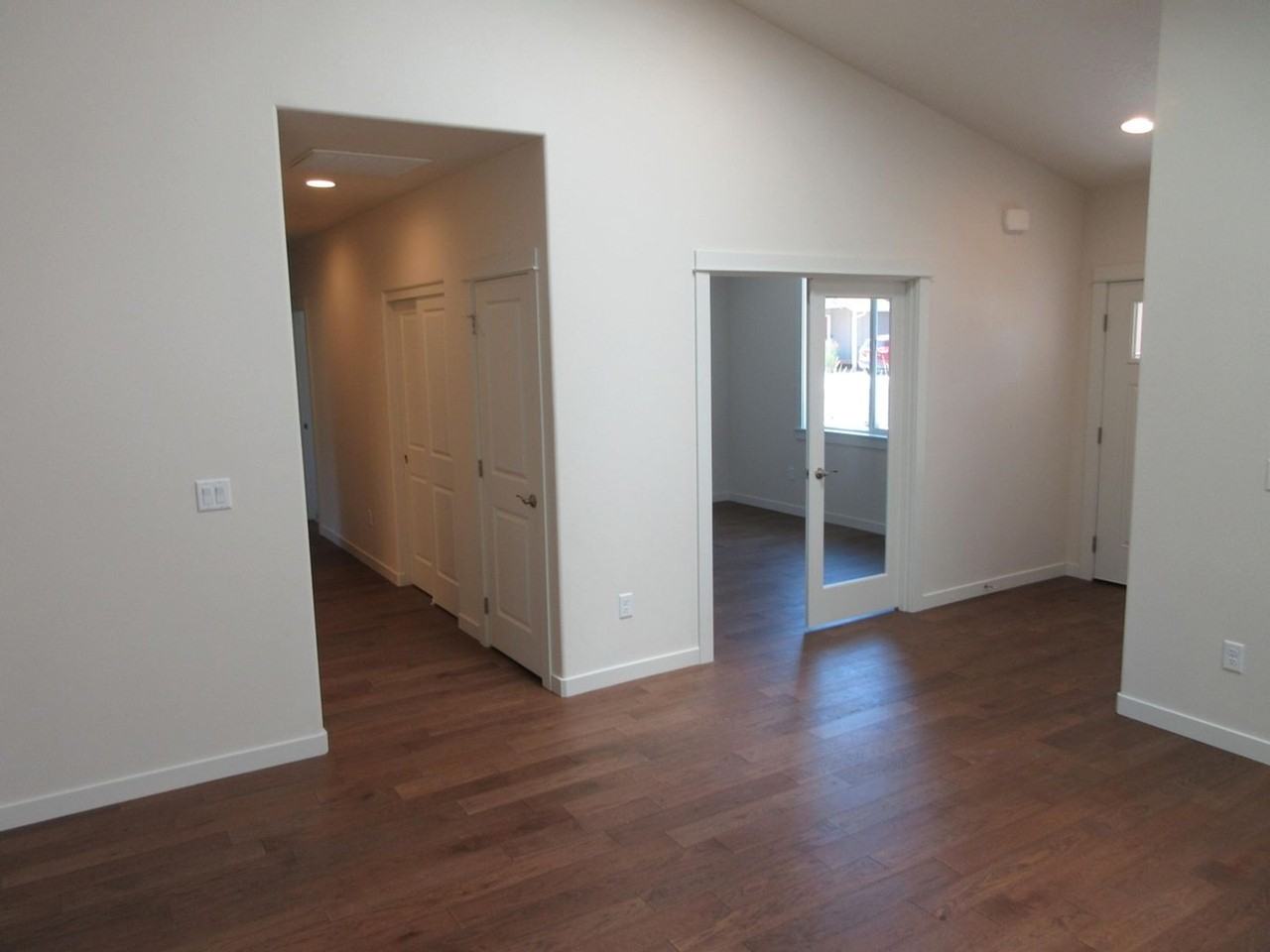2856 Ne Huettl Ln - Photo 7 of 21