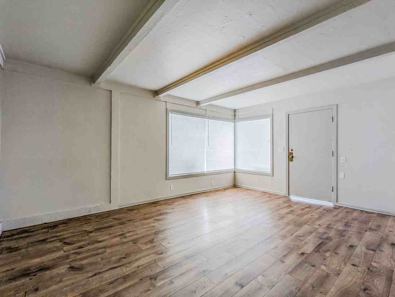 202 N Gifford Avenue - Photo 3 of 5