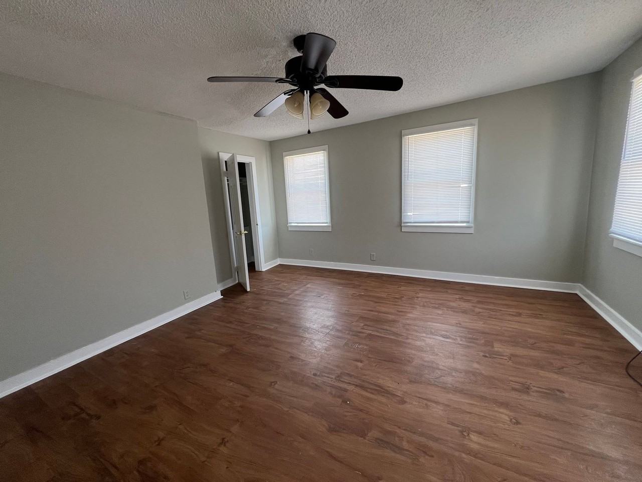 1807 Avenue N #2 - Photo 5 of 9