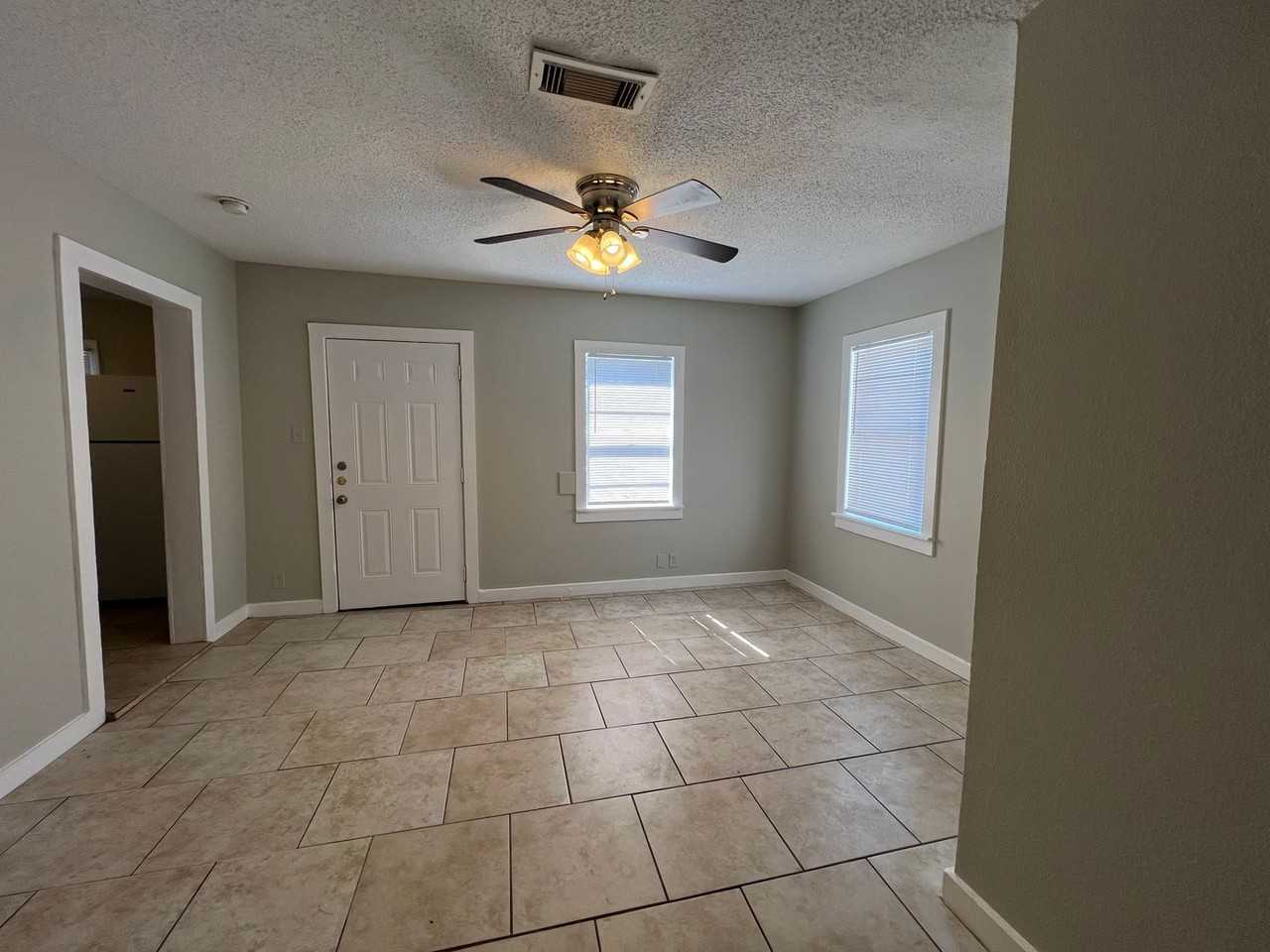 1807 Avenue N #2 - Photo 2 of 9