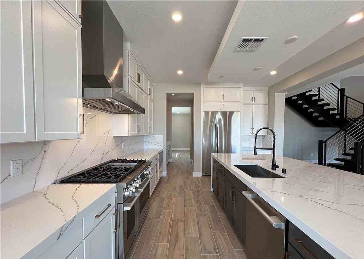 5132 Slatestone St - Photo 2 of 35