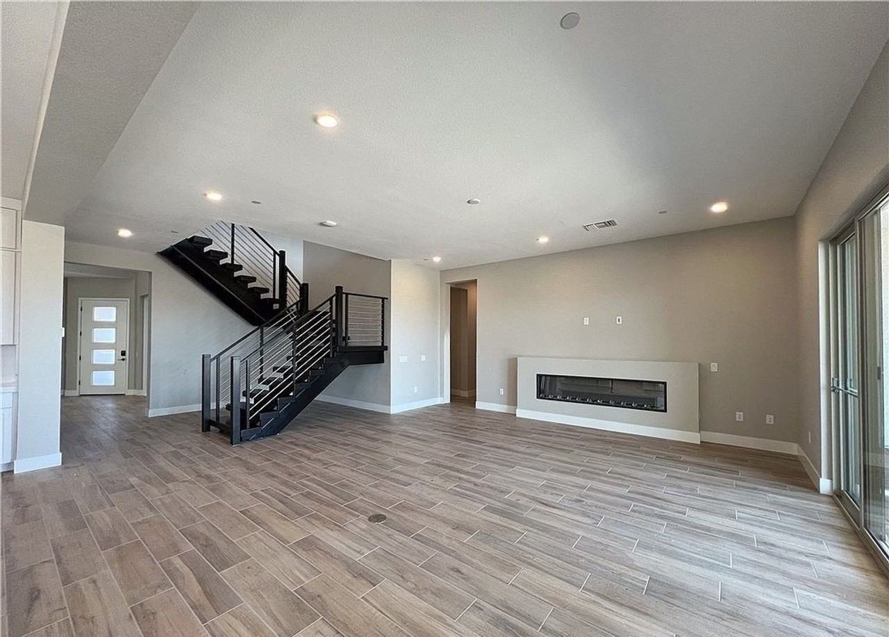 5132 Slatestone St - Photo 3 of 35