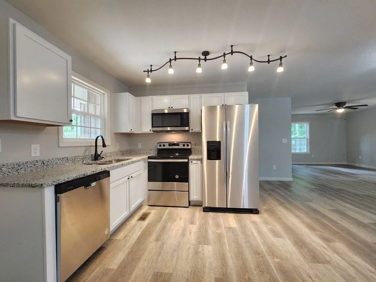 904 Eagle Nest - Photo 2 of 14