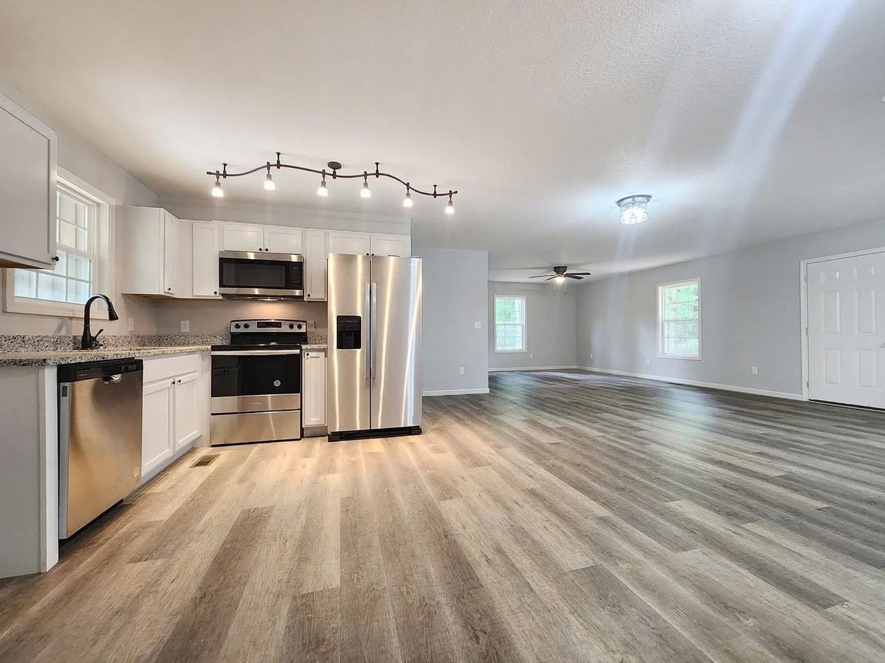 904 Eagle Nest - Photo 4 of 14