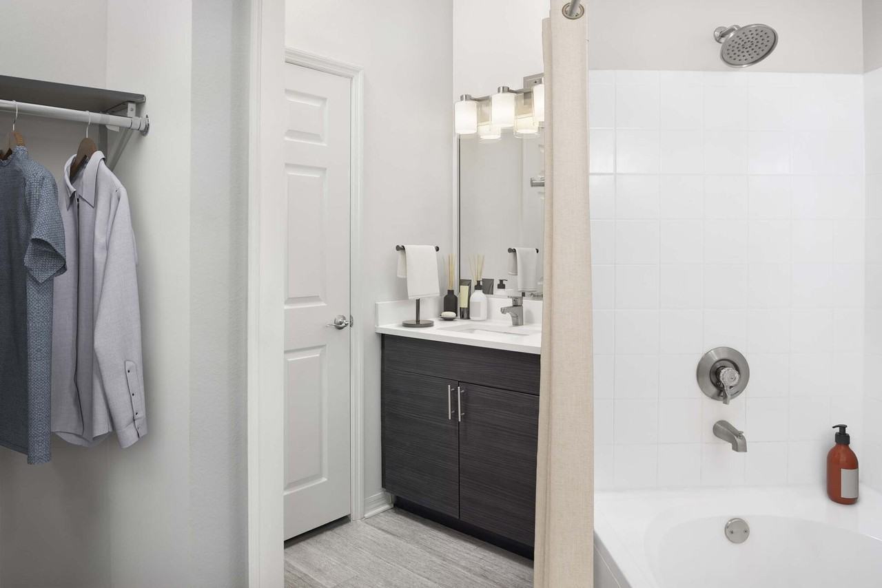 Camden Lee Vista - Photo 5 of 39