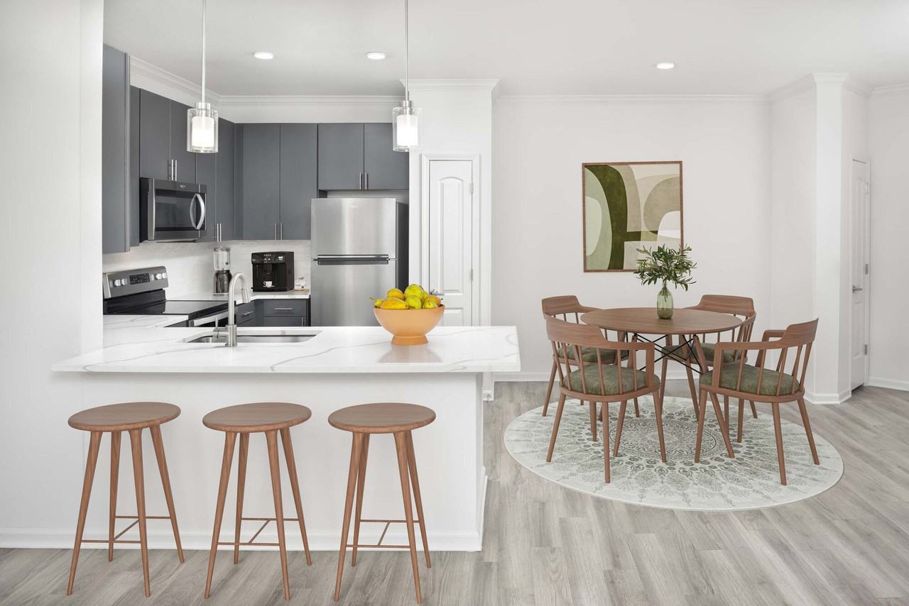 Camden Lavina - Photo 5 of 33