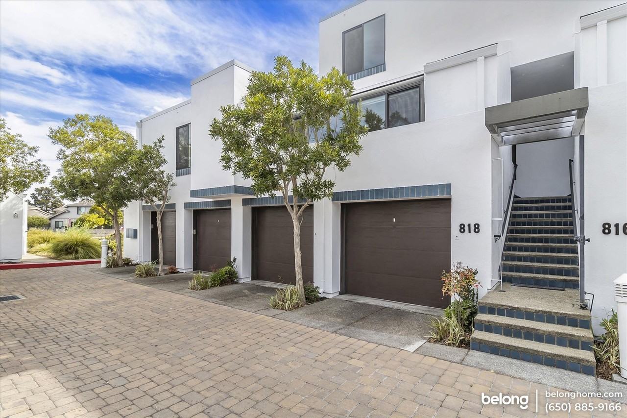 818 Balboa Ln - Photo 2 of 36