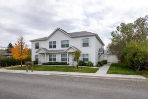 featured image of 723 Aspen St #B