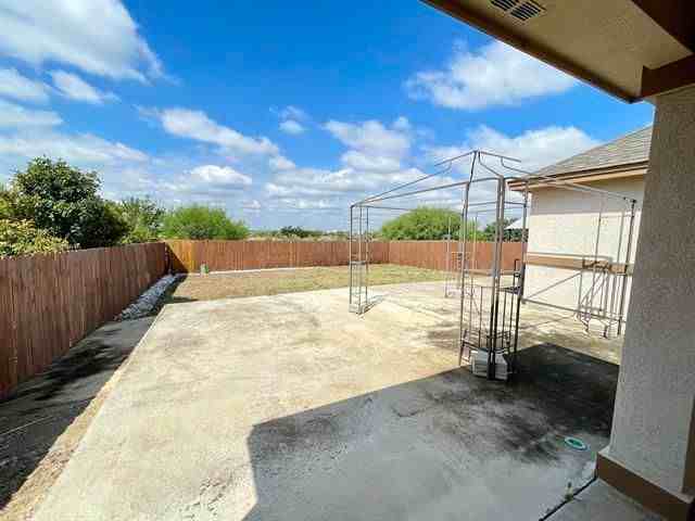 13114 Kickapoo Dr - Photo 2 of 15