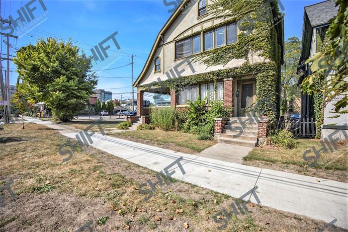 327 Crescent St Ne #1 - Photo 2 of 16