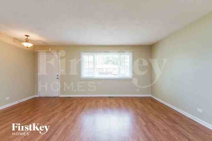 5950 Woodgate Dr - Photo 3 of 15
