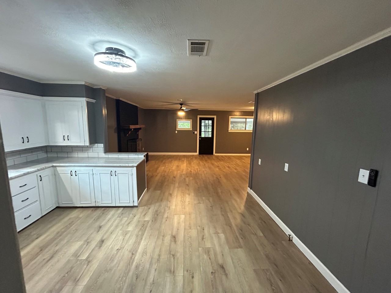 1715 E North St #NA - Photo 2 of 14