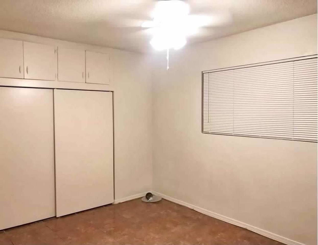 4068 Oakcrest Dr #1 - Photo 5 of 23