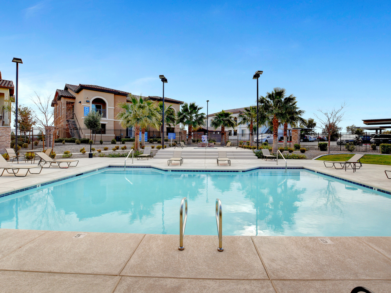 Jardin Gardens - Photo 7 of 20