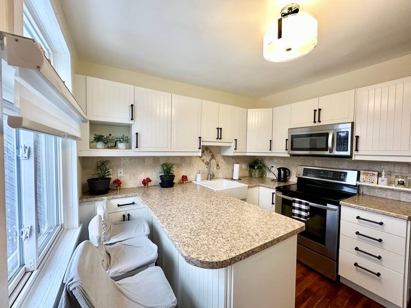 19 Desjardins Ave Unit 1 - Photo 3 of 12