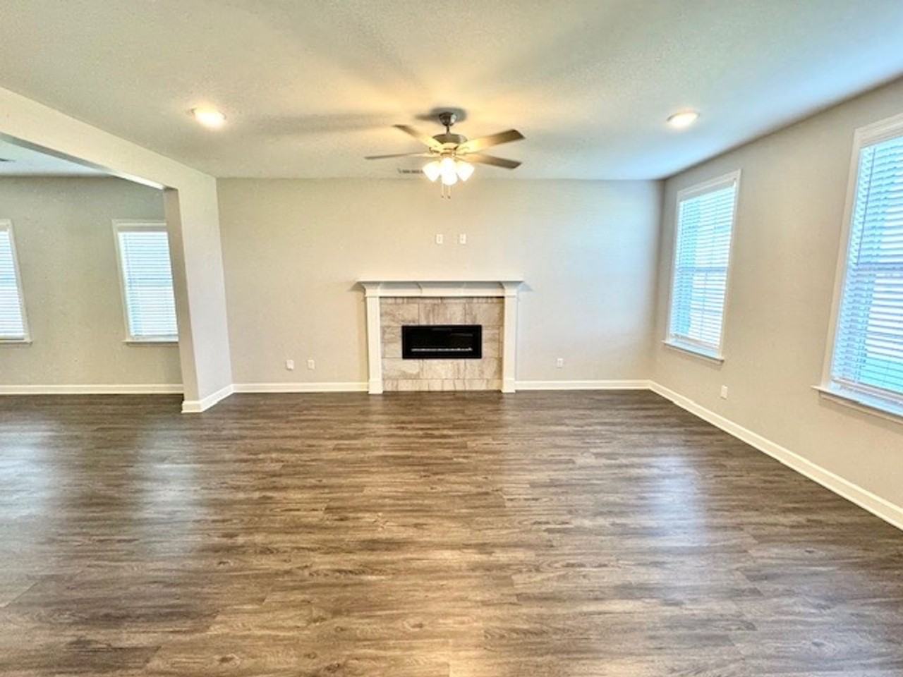 405 Azalea Dr - Photo 3 of 14