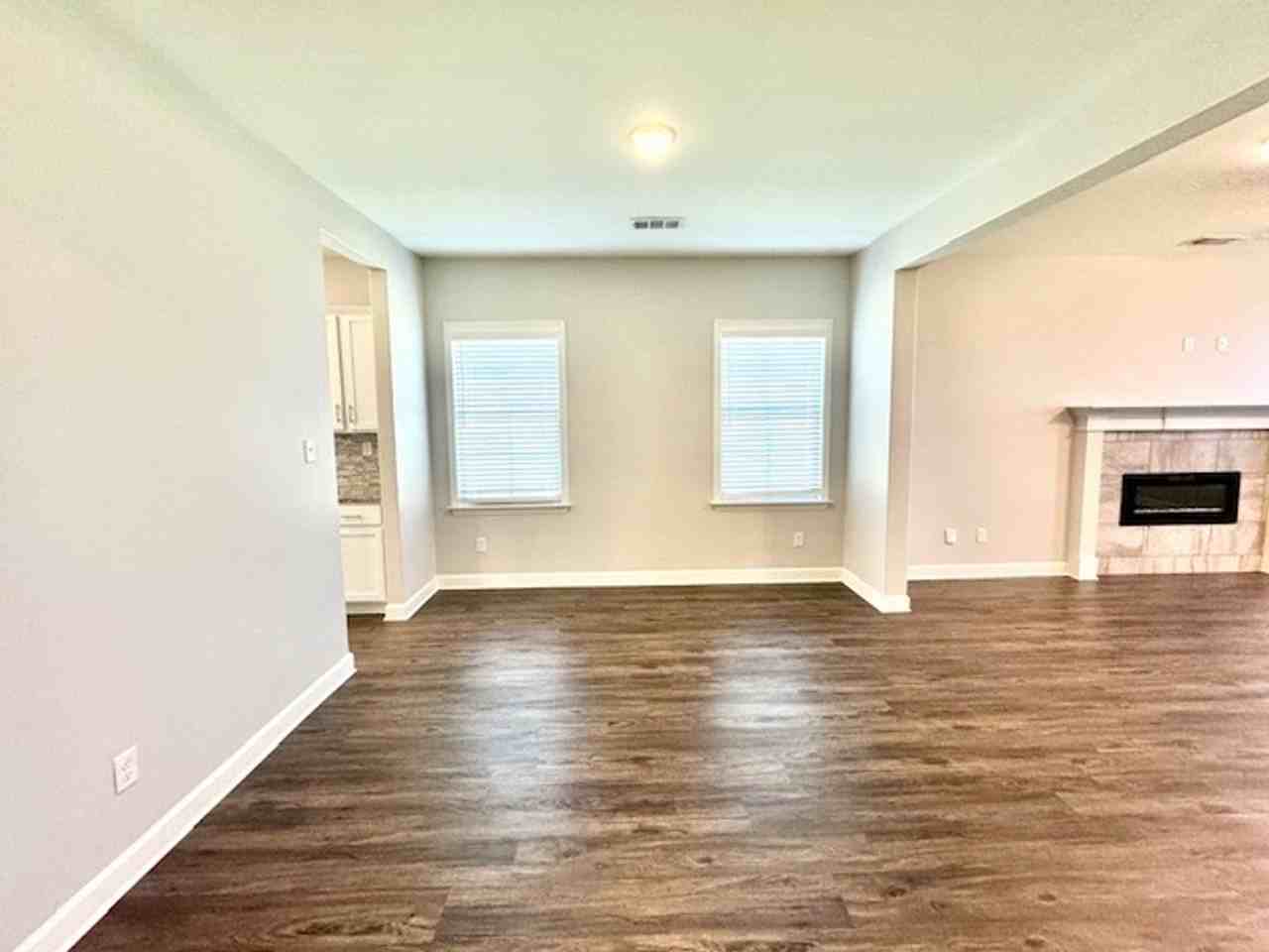405 Azalea Dr - Photo 4 of 14