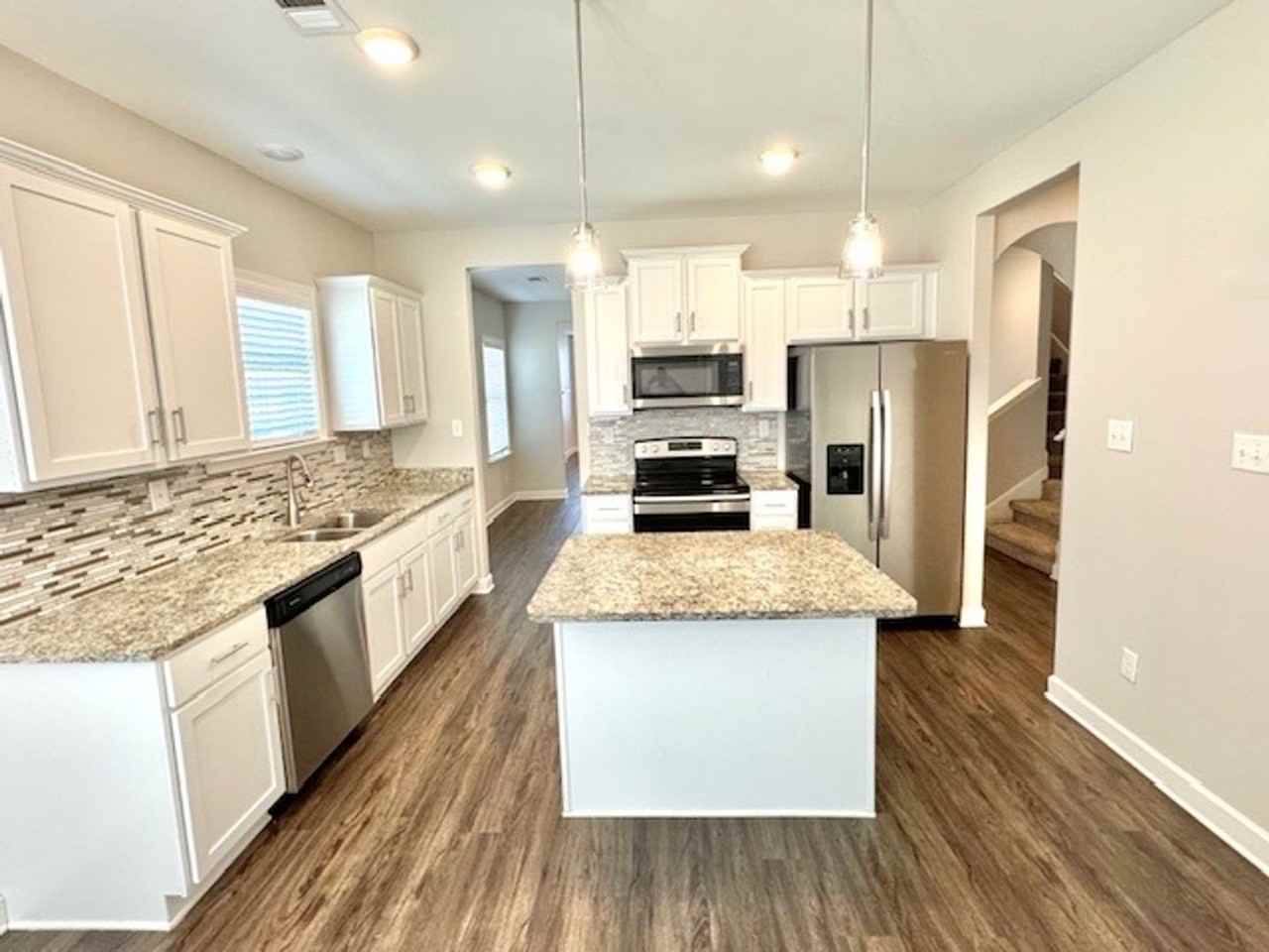 405 Azalea Dr - Photo 6 of 14
