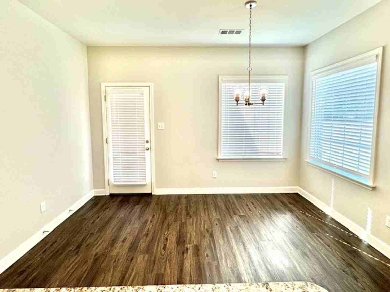 405 Azalea Dr - Photo 7 of 14