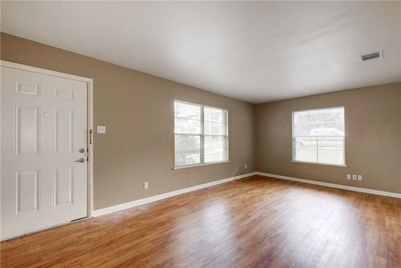 507 Bellevue Pl - Photo 7 of 17