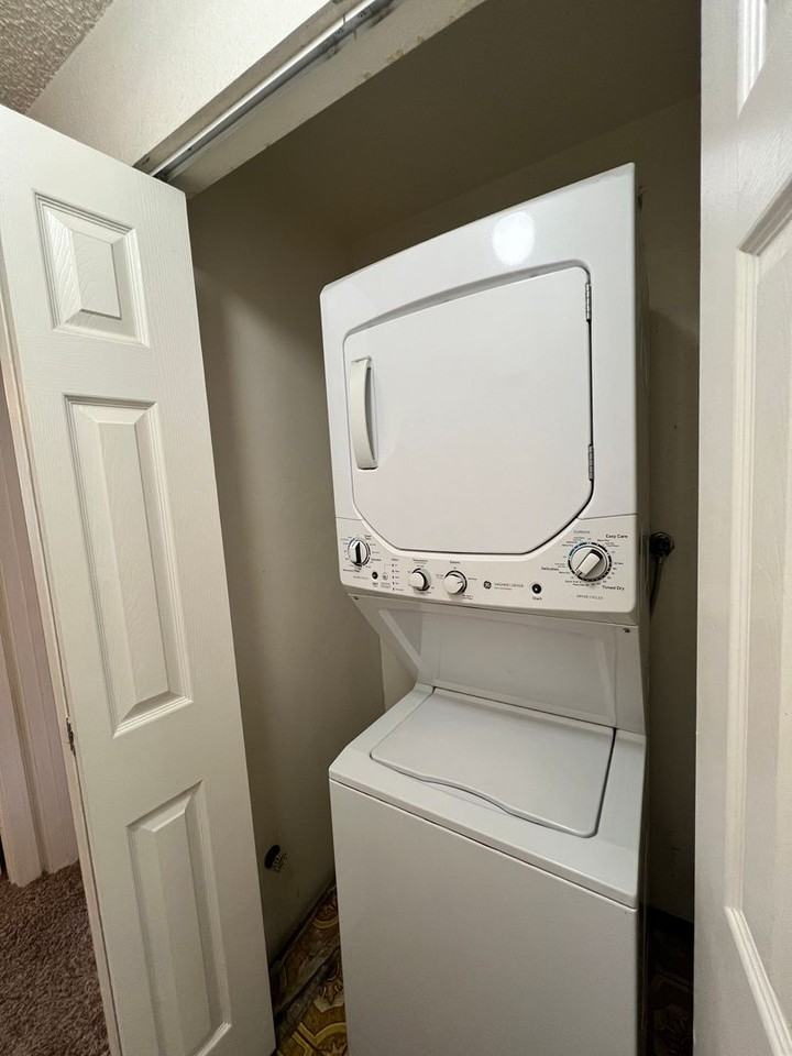 1224 W Lakeside Dr - Photo 7 of 10