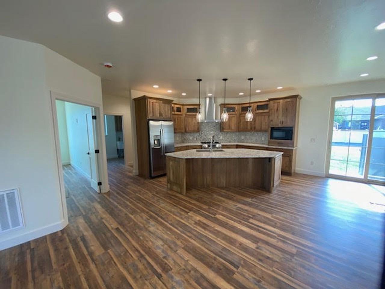 210 Westland Dr - Photo 7 of 27