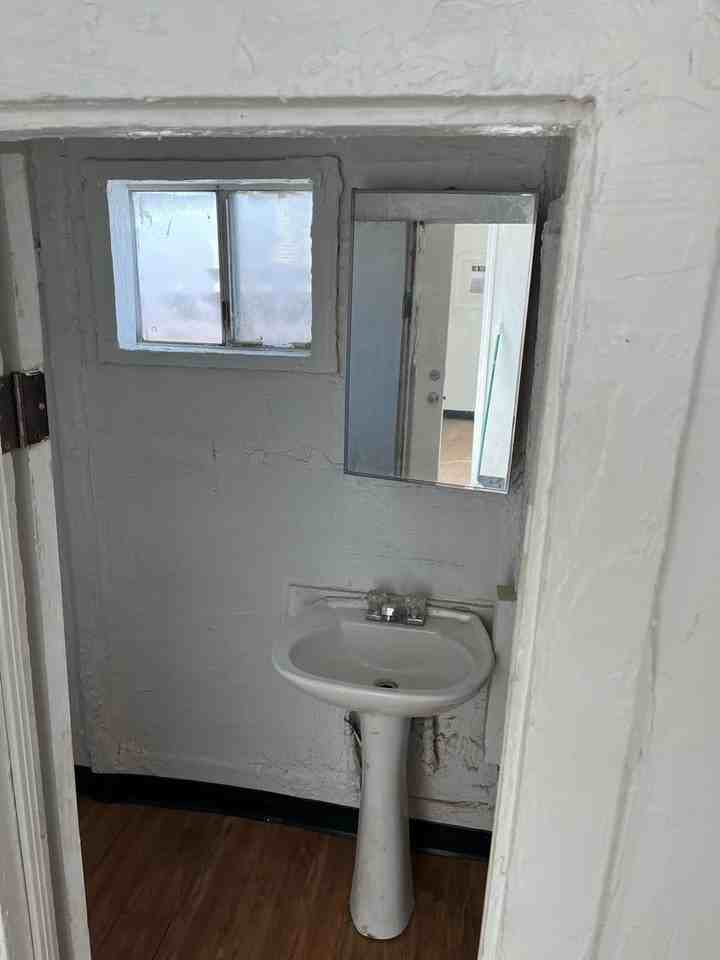 2121 3/4 Dairy Ave. - Photo 3 of 5