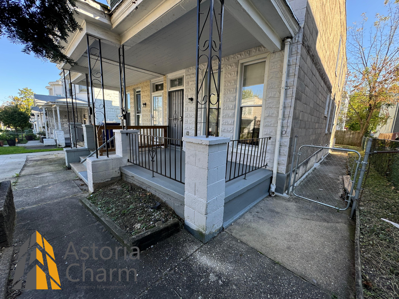 607 E 41st St - Photo 2 of 46