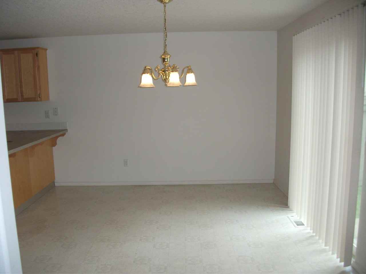 15011 Ne 69th St - Photo 4 of 12