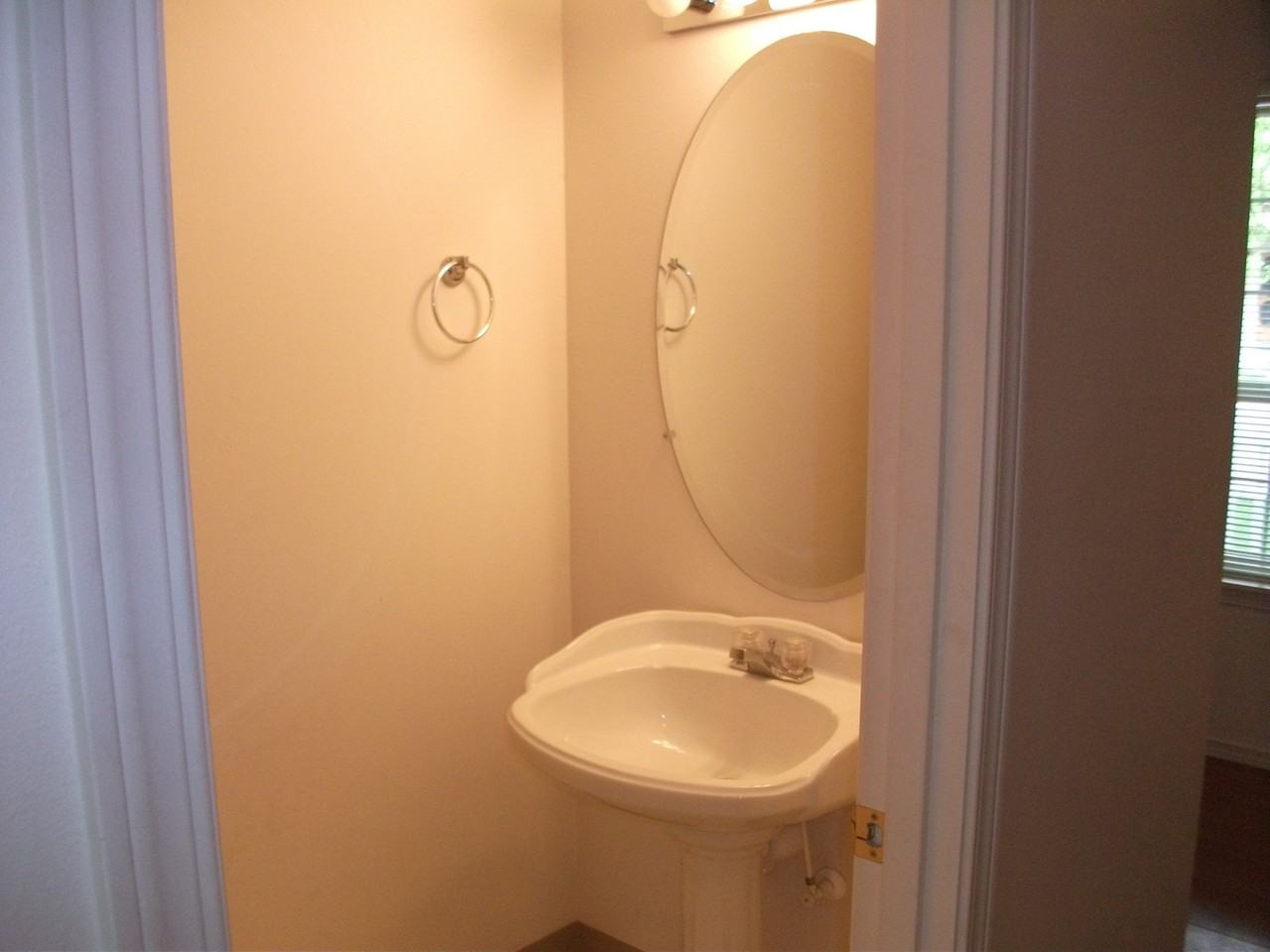 15011 Ne 69th St - Photo 6 of 12