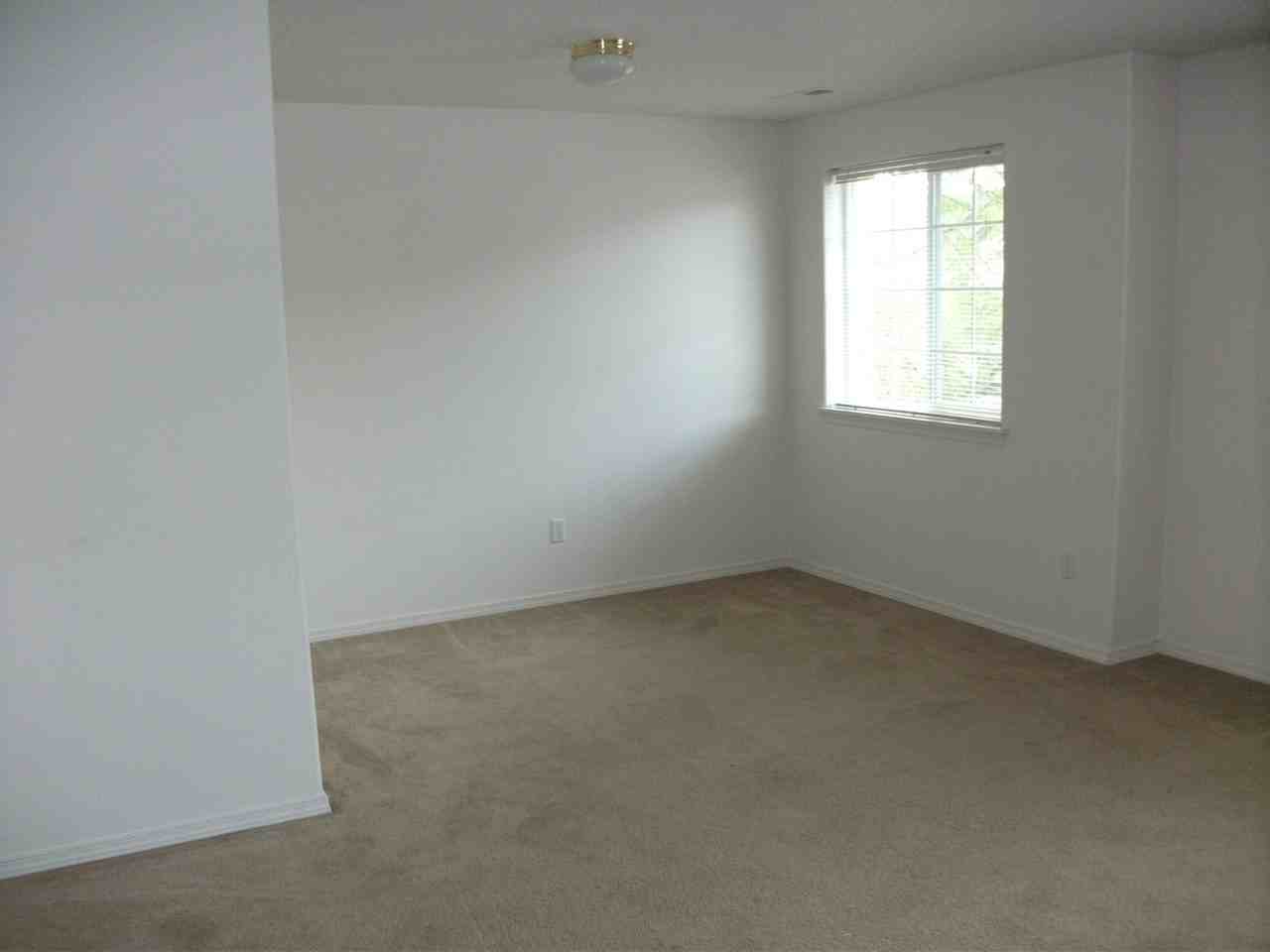 15011 Ne 69th St - Photo 7 of 12