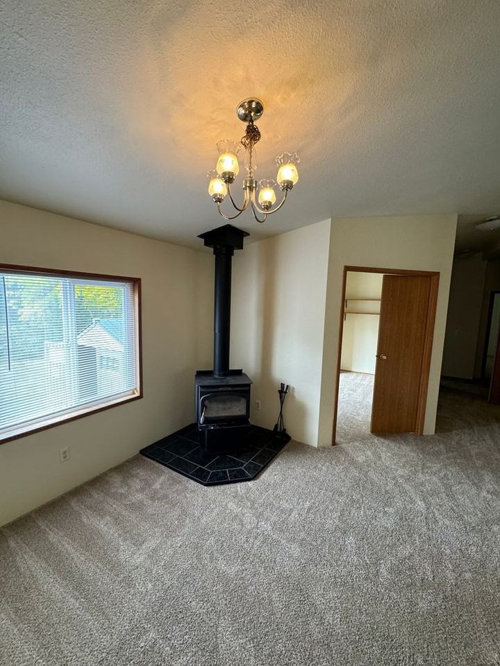 37997 Soap Creek Rd - Photo 6 of 28