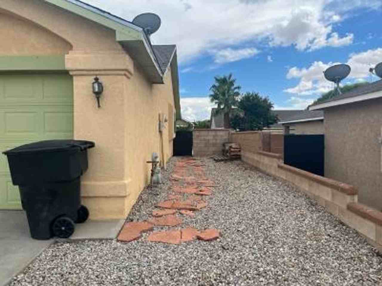 230 Ascot Parade - Photo 2 of 14