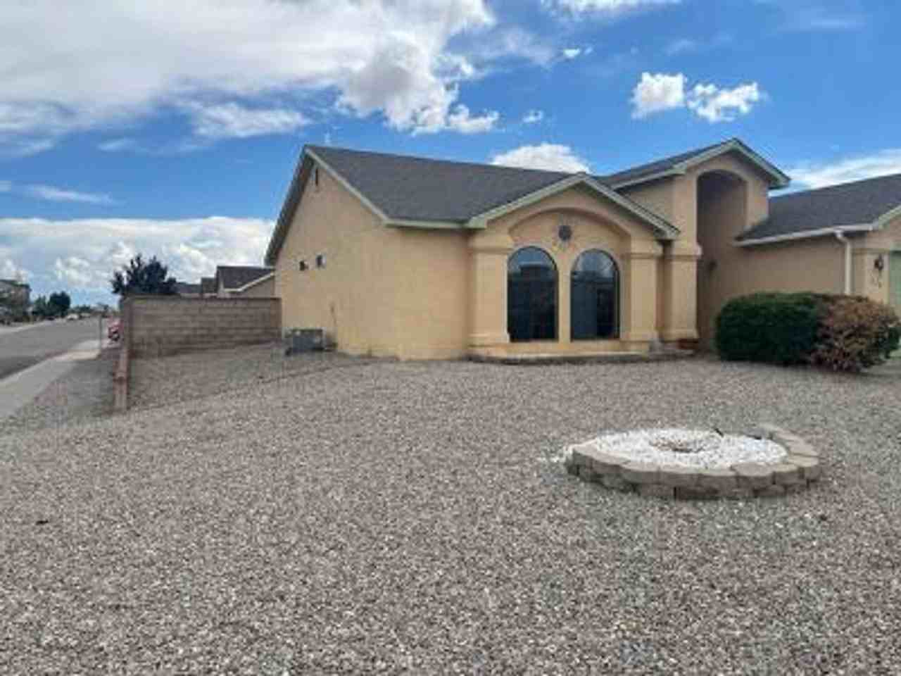 230 Ascot Parade - Photo 3 of 14