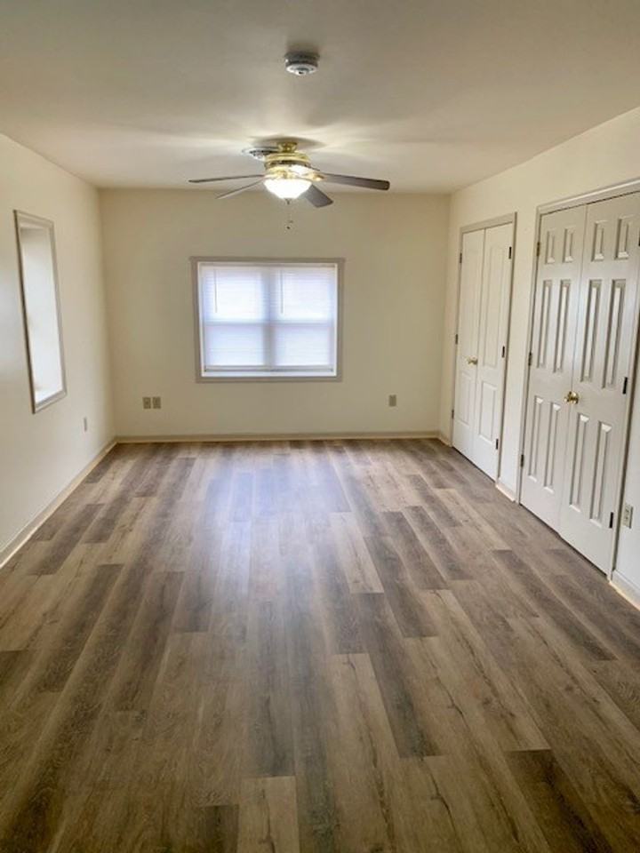 119 W Market St - Photo 2 of 5