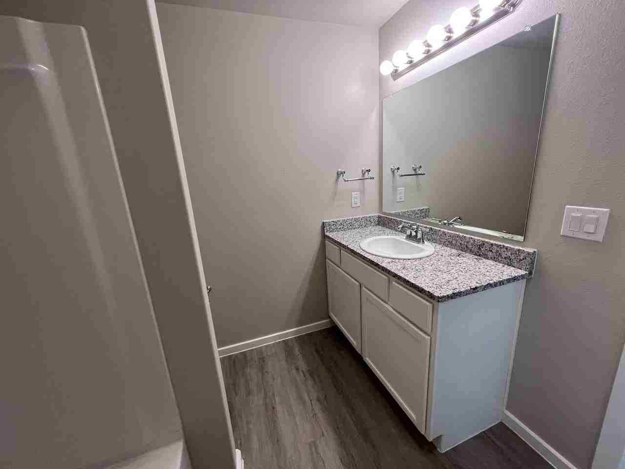 2138 N Texas Ave - Photo 4 of 17