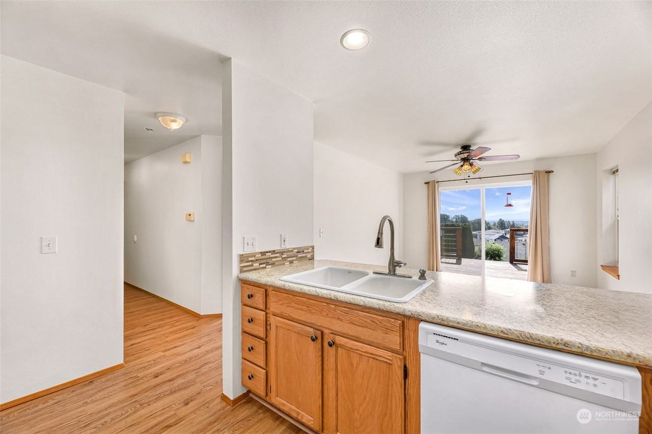 6210 Lincoln Drive - Photo 7 of 21