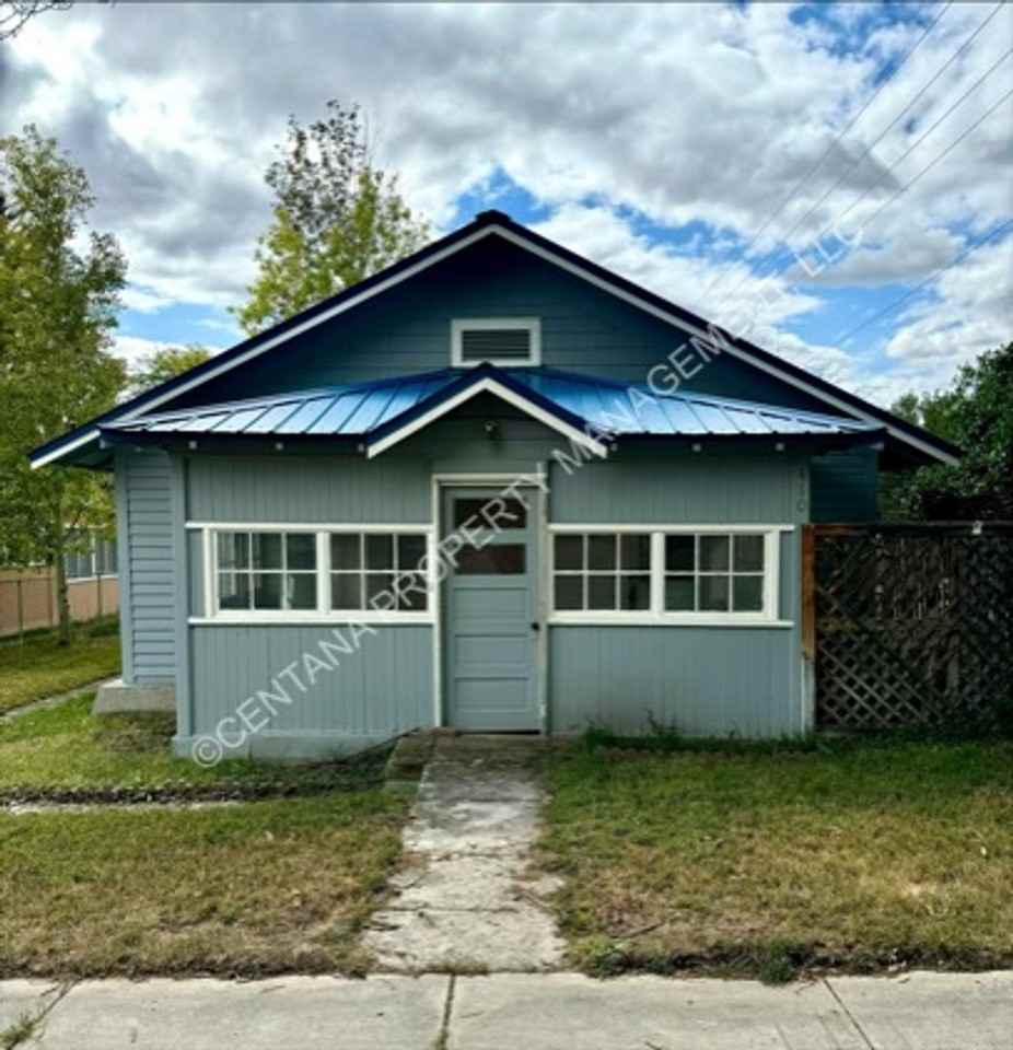 410 1st St W - Photo 2 of 17