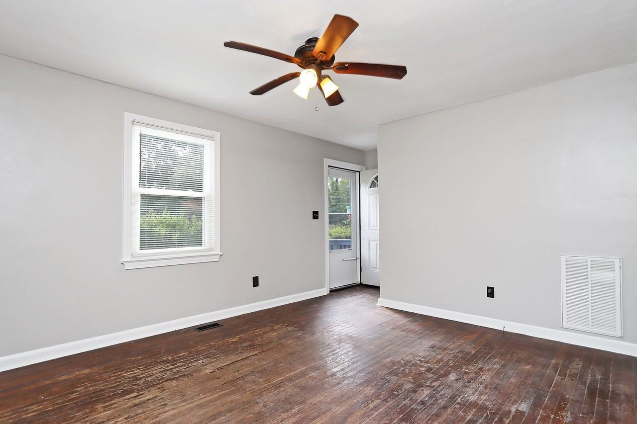 1001 De Gaule St - Photo 3 of 22
