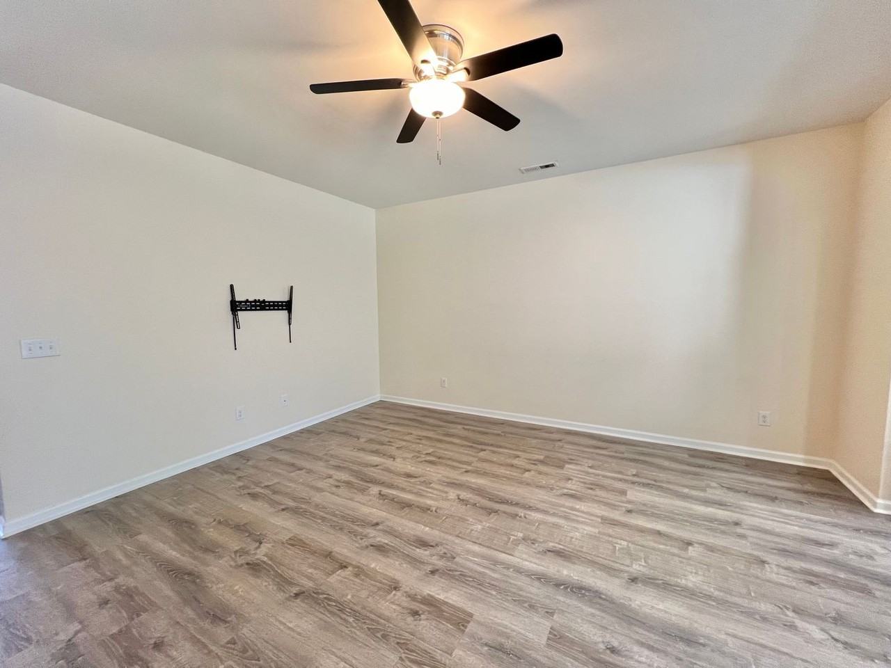 1025 Grand Ridge Dr - Photo 3 of 31