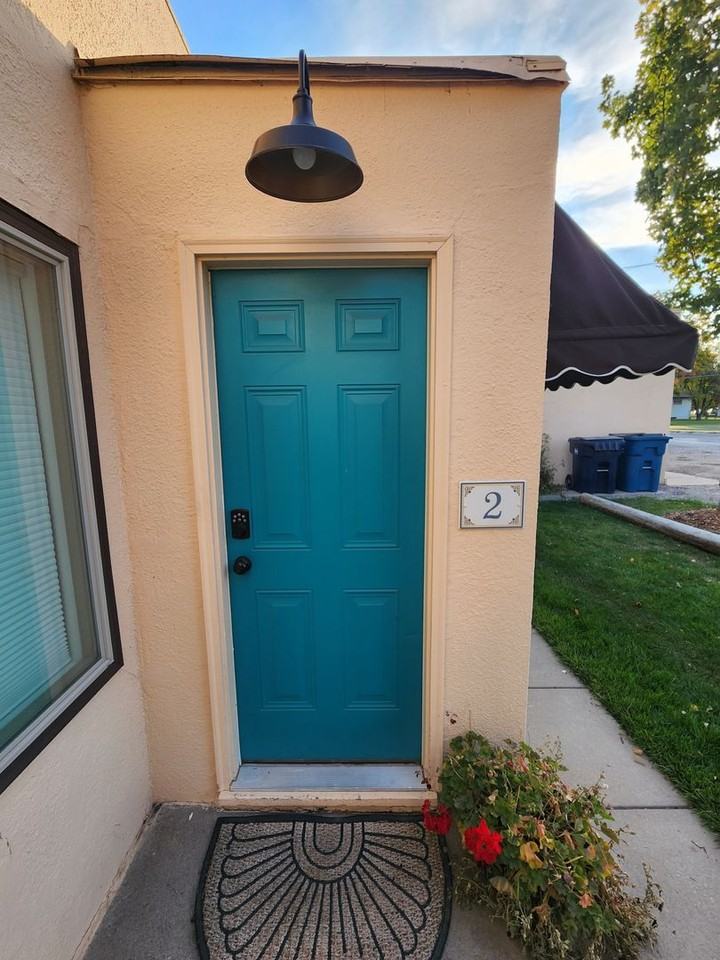 901 4th Ave E #2 - Photo 2 of 25