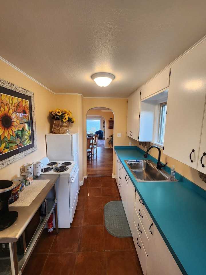 901 4th Ave E #2 - Photo 5 of 25