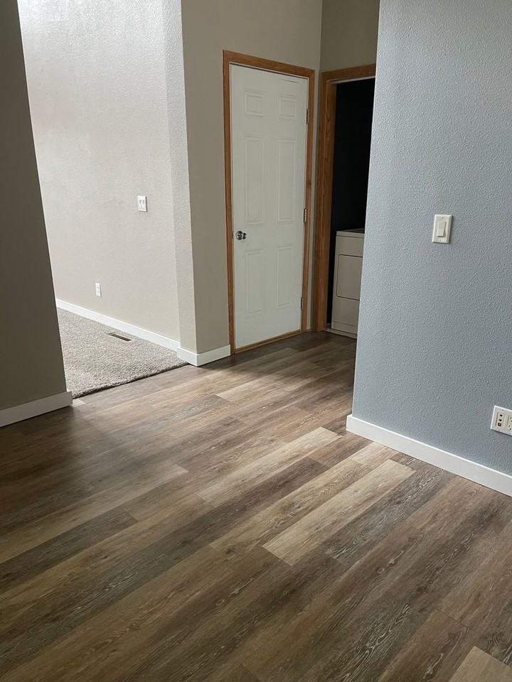 318 Bellows Ct - Photo 6 of 25