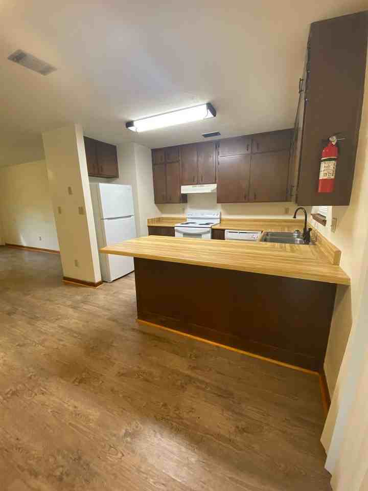 1330 Fuller Rd - Photo 6 of 12