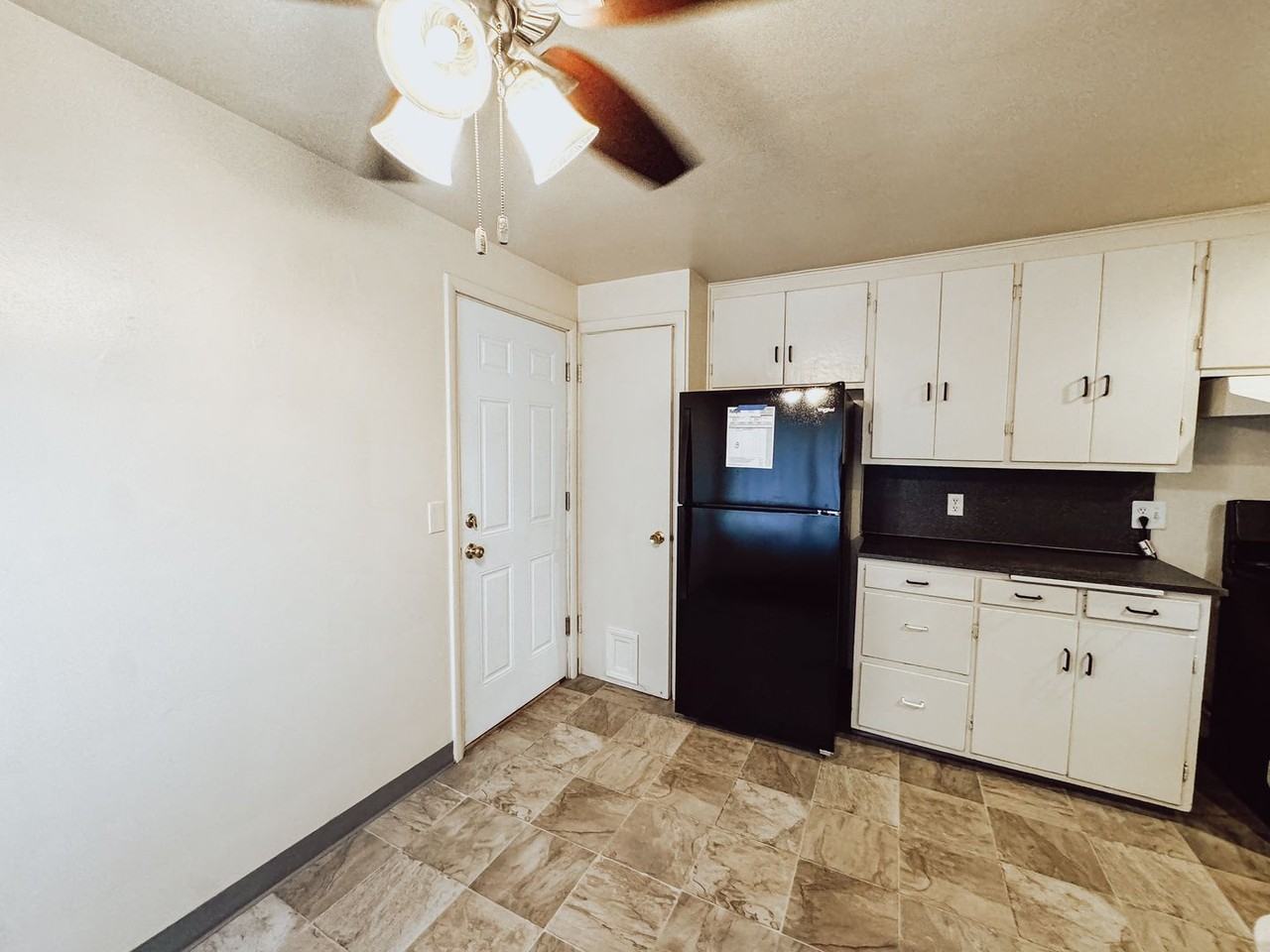 90 Maynard Ave - Photo 6 of 19