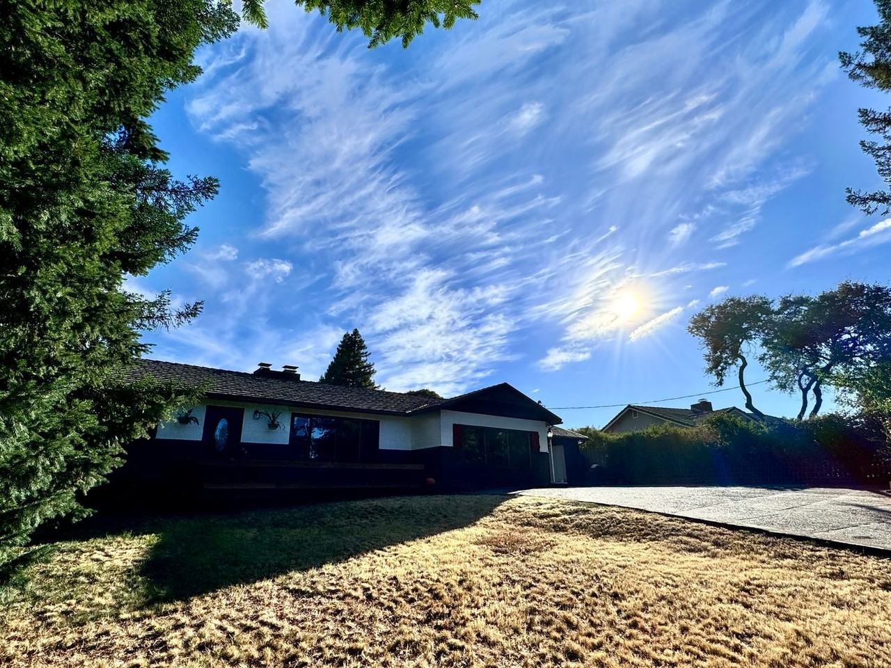 145 Squire Ln - Photo 2 of 37